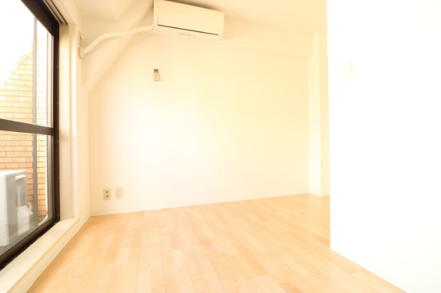 居室・リビング　使いやすい四角のお部屋です。