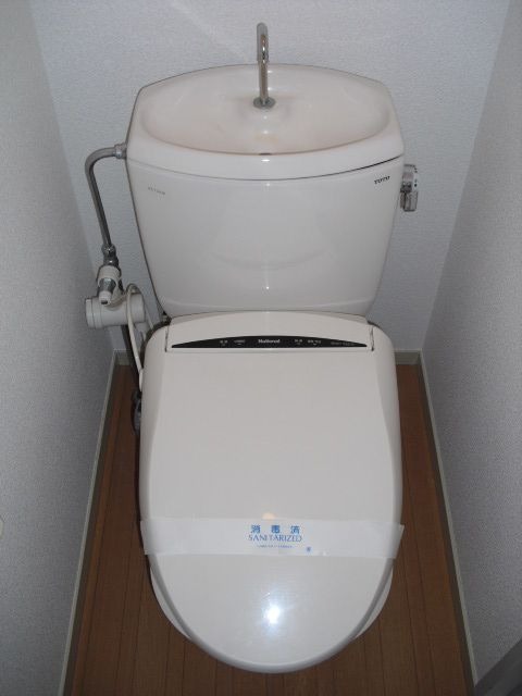 エル・フルールIのトイレ写真