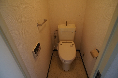 ＪＲ総武線 亀戸駅 徒歩2分 10階建 築43年のトイレ写真