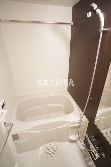 バス・シャワールーム　嬉しい追い焚き・浴室乾燥機付き♪