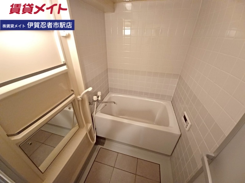 バス・シャワールーム　同型参考写真