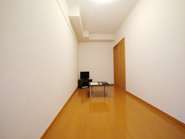レオパレスグレートハウスの居間写真