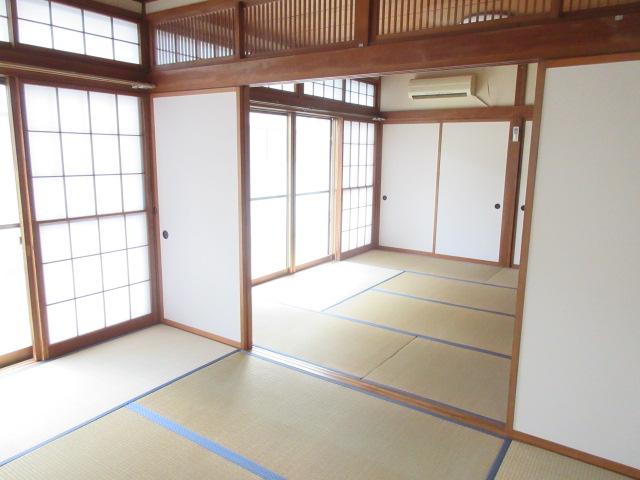 大沼貸家の居間写真