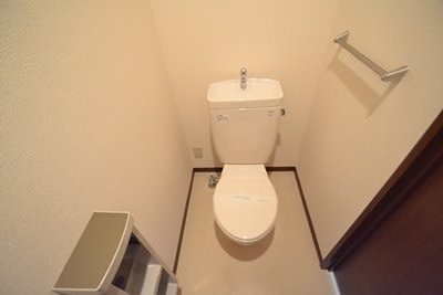 ＪＲ青梅線 昭島駅 徒歩12分 2階建 築20年のトイレ写真