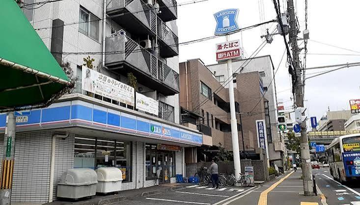 コンビニ　ローソン 堺東駅前店（コンビニ）まで296m