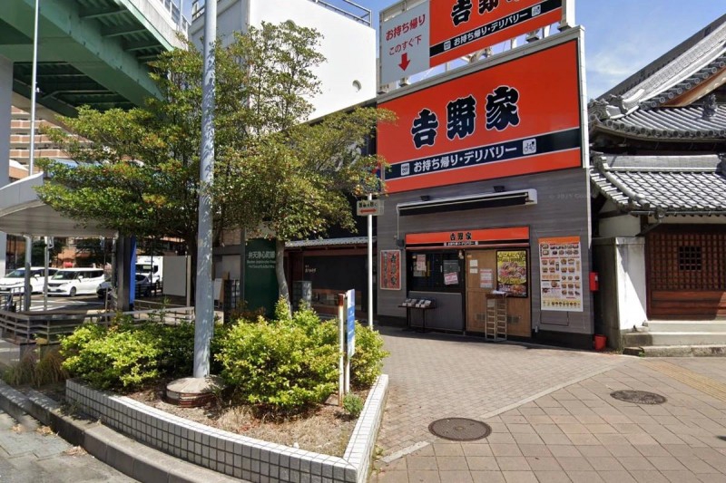 飲食店　海鮮丼しろくま 丼丸（飲食店）まで162m