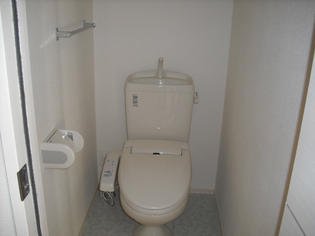 トイレ　嬉しいウォシュレット付！