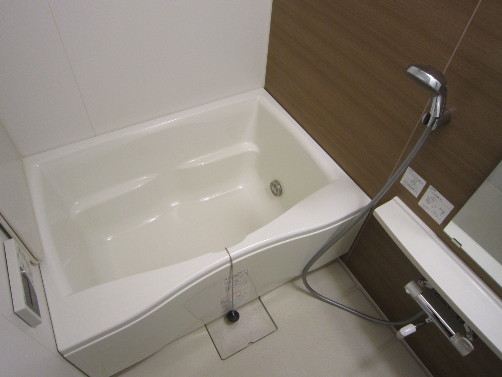 バス・シャワールーム　追焚機能付きバス