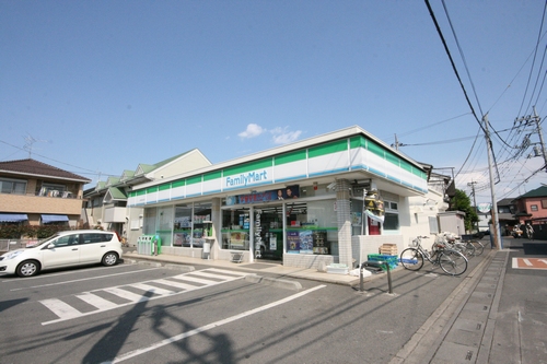 コンビニ　ファミリーマート大宮佐知川店（コンビニ）まで126m