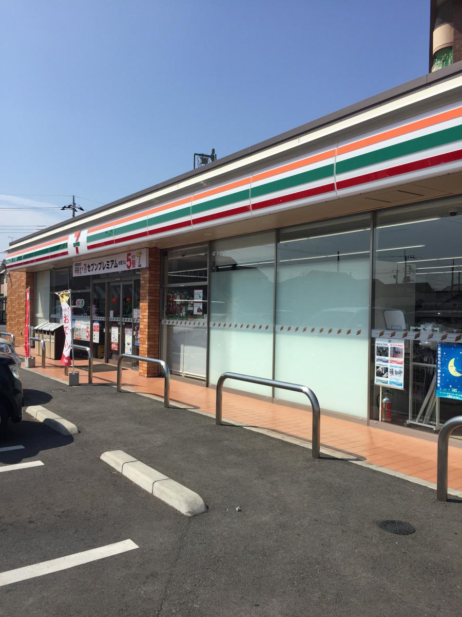 コンビニ　セブンイレブン足利朝倉南店（コンビニ）まで424m