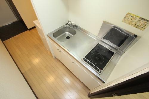 キッチン　IH1口（大）、ラジエントヒーター1口（小）になります！