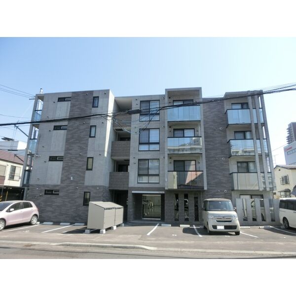 建物外観　★☆駅近、ネット無料の築浅物件です！人気のシステムキッチン！