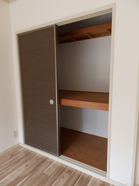 収納　押入