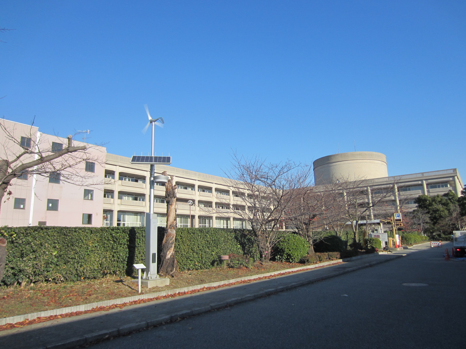 役所　宝塚市役所（役所）まで589m
