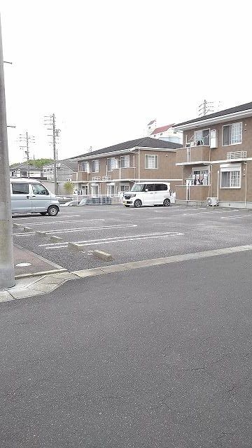 【ミニョンＳ－IIの駐車場】