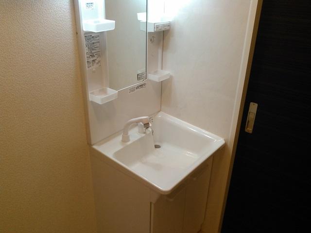 洗面設備　写真は他のお部屋の写真です