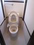 トイレ　温水暖房便座です。
