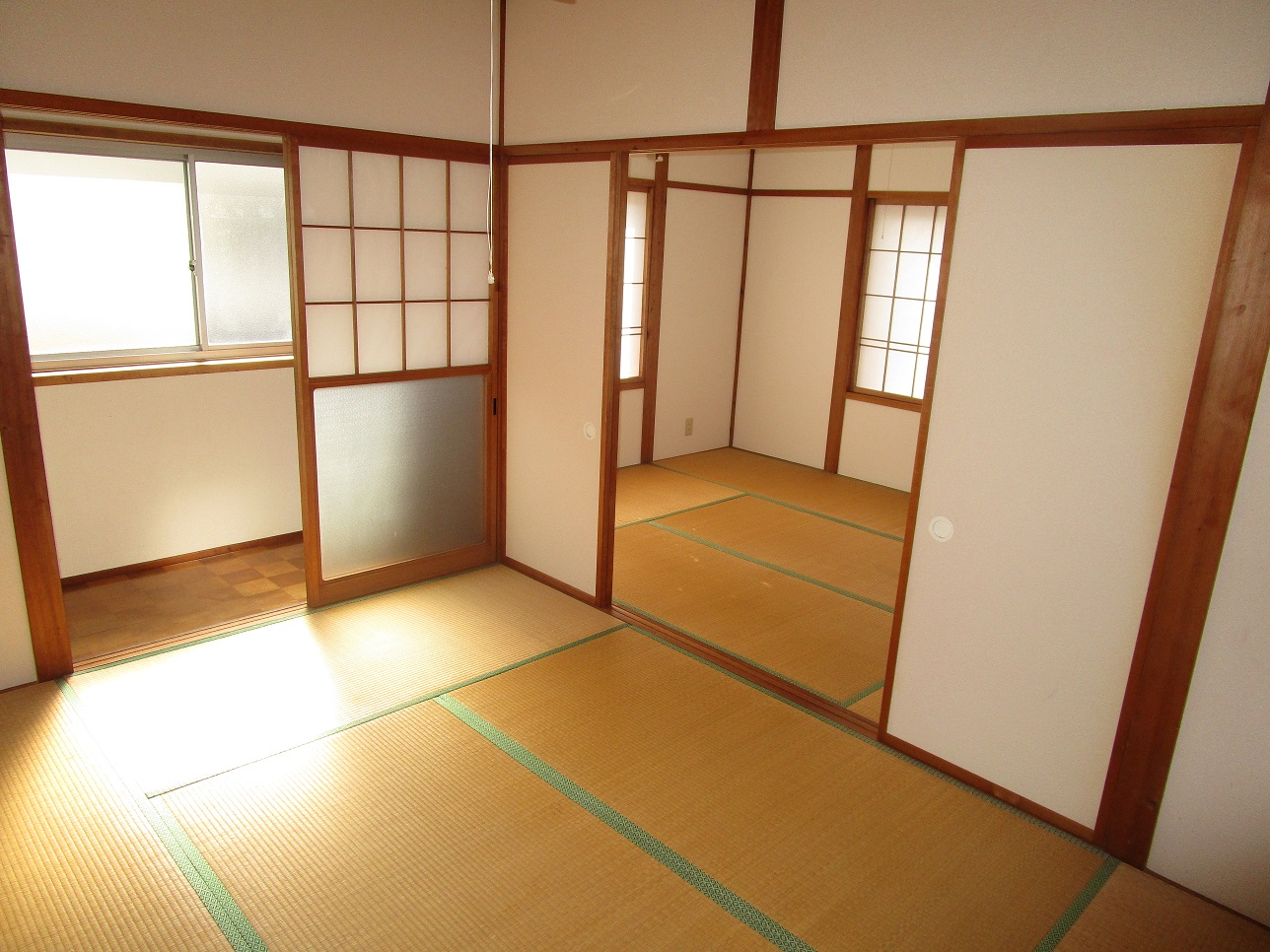 その他部屋・スペース　２Fの和室です。廊下からも各部屋に出入りすることが可能です