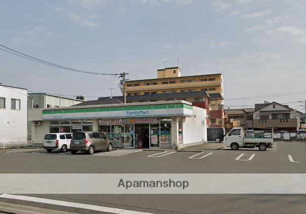 コンビニ　ファミリーマート（コンビニ）まで3052m