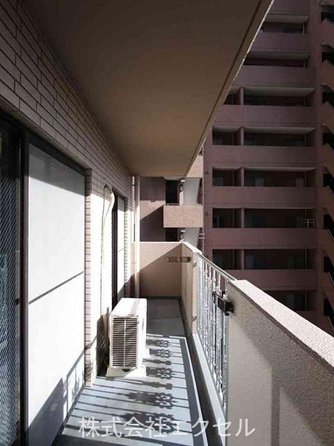 バルコニー　南向きで日当たり良好です。