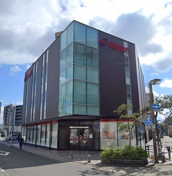 【奈良市西大寺野神町のマンションの銀行】