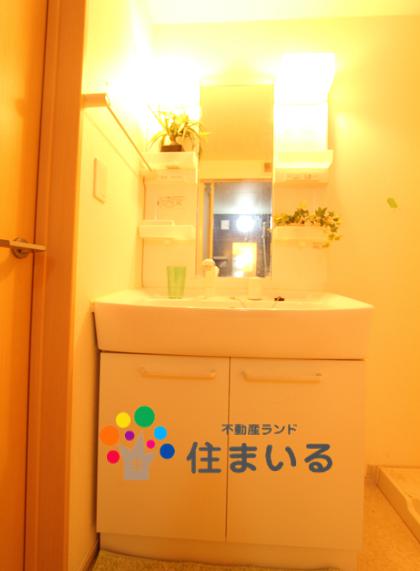 洗面設備　※写真は同型タイプとなります