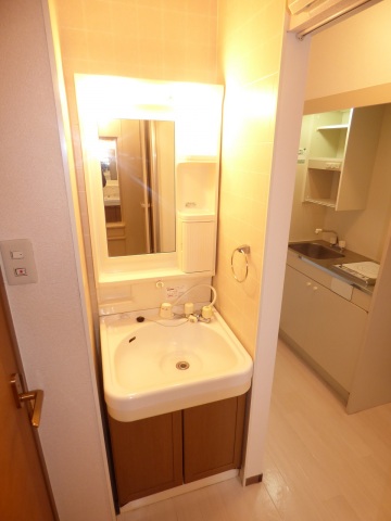 洗面設備　写真は他部屋のものです