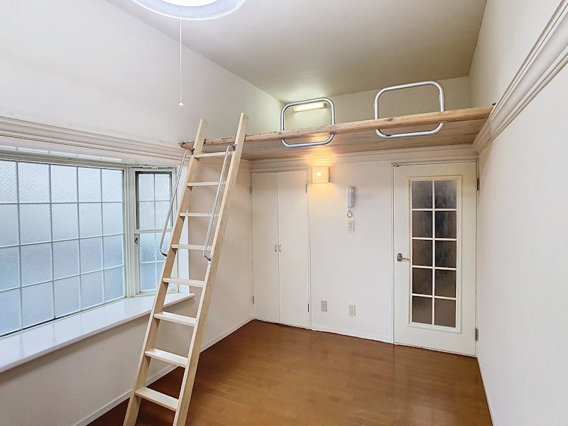 居室・リビング　ロフト付きで広々