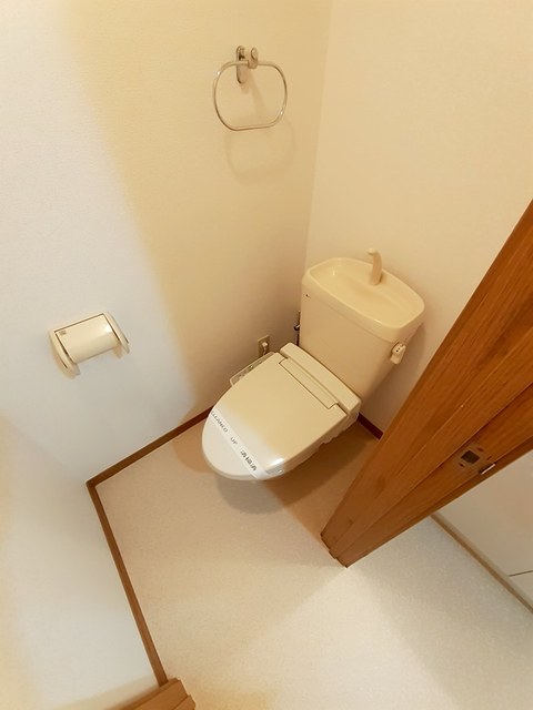 【ヴィラシャルマンIのトイレ】