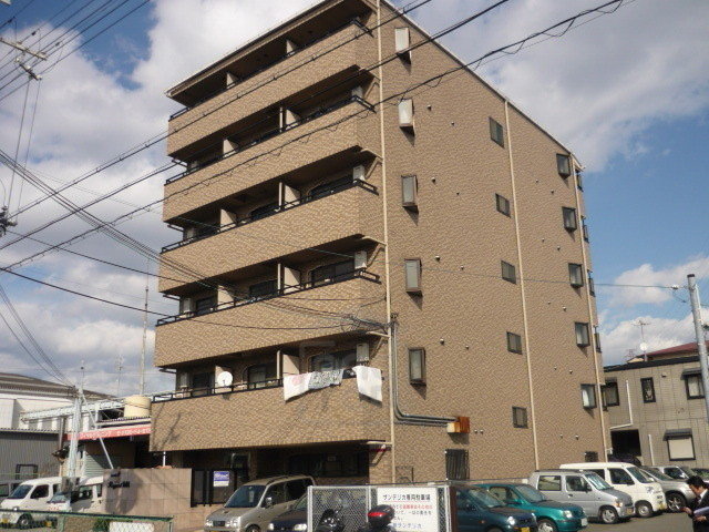 摂津市鳥飼本町のマンションの建物外観
