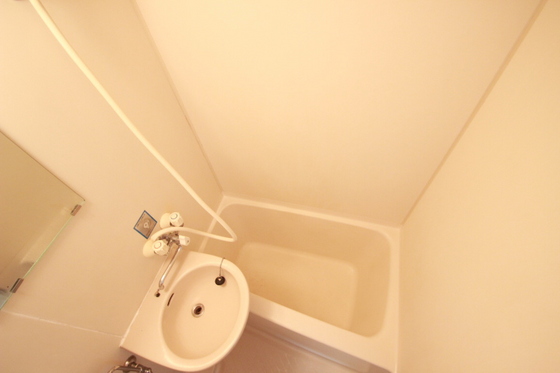バス・シャワールーム　※別部屋の写真です。