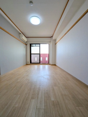 居室・リビング　明るい洋室7.5帖