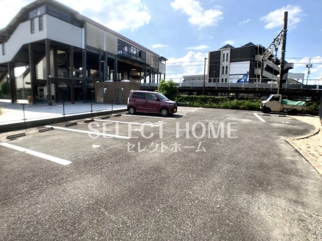 駐車場　車をお持ちの方に嬉しい駐車場付きの物件です
