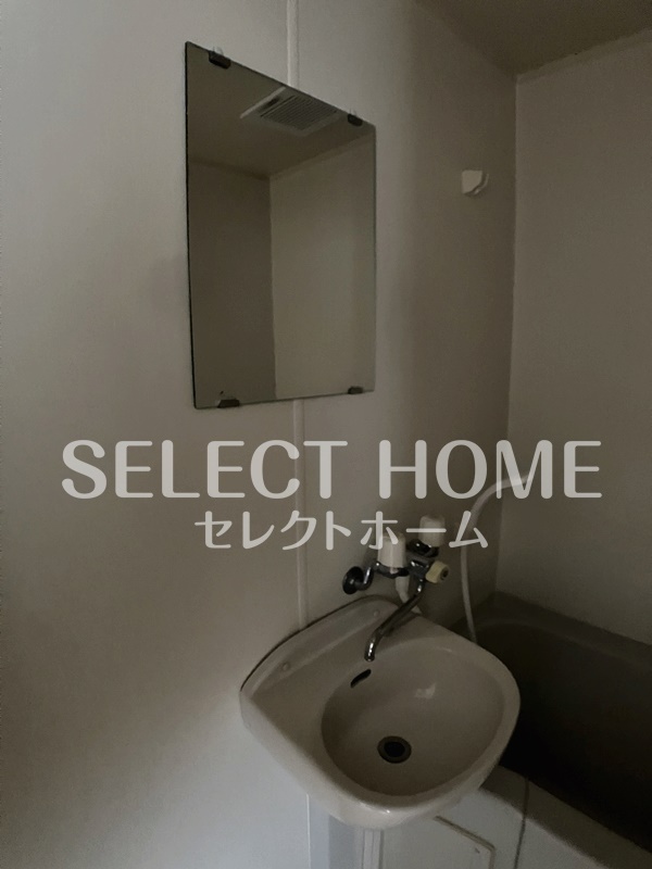 洗面設備　スペースが確保できる洗面所です