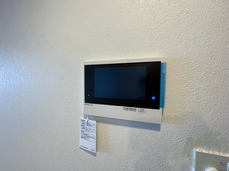 セキュリティ　ＴＶモニター付インターホンです。来客者の顔が見えるので安心！