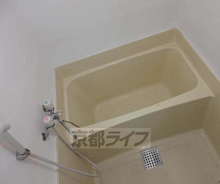 バス・シャワールーム　ゆっくりお風呂にも浸かれます