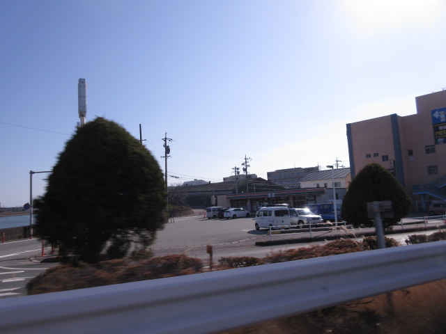 コンビニ　セブンイレブン津市上浜町3丁目店（コンビニ）まで476m