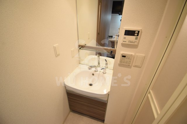 洗面設備　使いやすい独立洗面台です