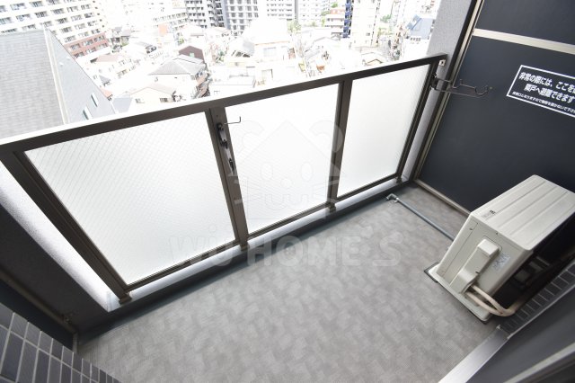 バルコニー　開放的で明るい空間を演出してくれるバルコニーです