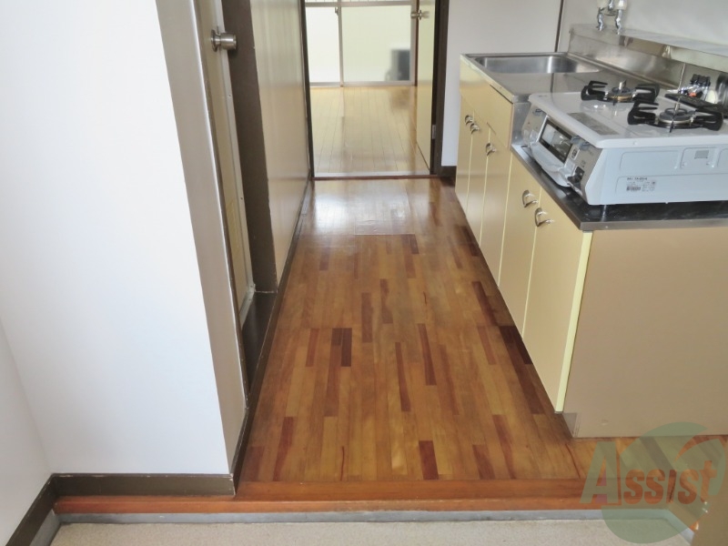 玄関　玄関から各居室へスムーズに行けそうですね。