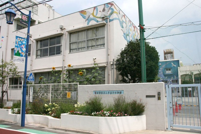 小学校　二子玉川小学校（小学校）まで297m