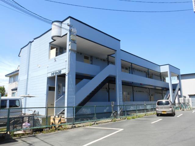 函館市亀田港町のアパートの建物外観