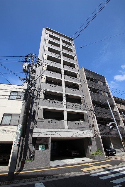 広島市中区上幟町のマンションの建物外観