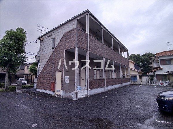 岡崎市上里のアパートの建物外観