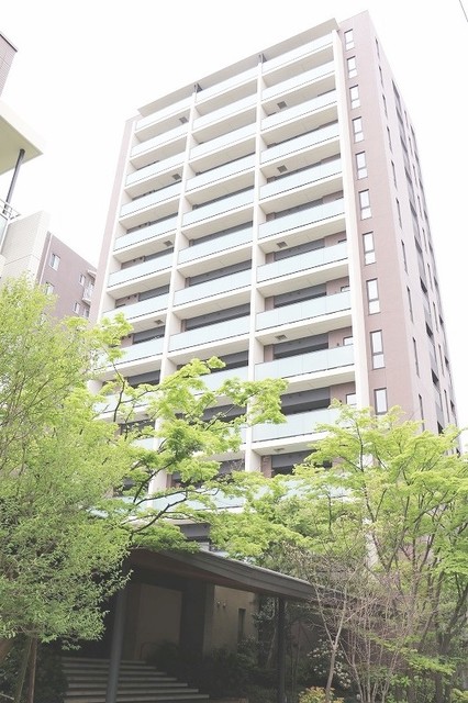 世田谷区用賀のマンションの建物外観