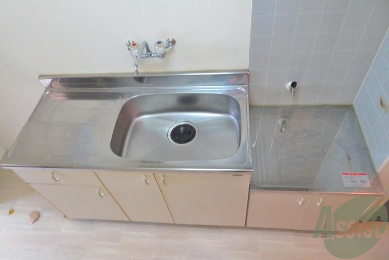 キッチン　キッチンはシンプルでひとり暮らしにはピッタリのキッチンですね