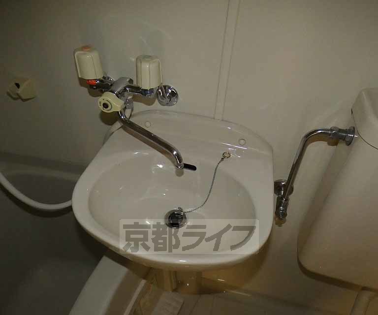 トイレ　必要最小限の水周りは確保しています。