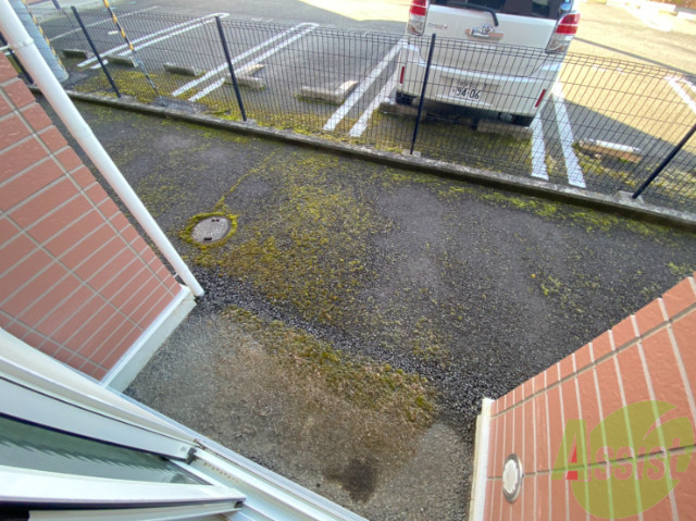 バルコニー　お天気のいい日はバルコニーで洗濯物も干せますよ。