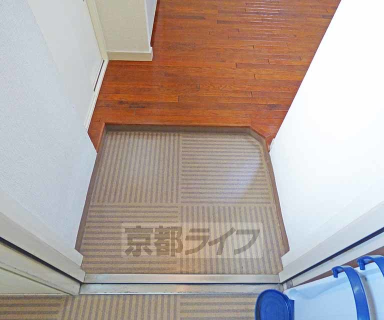 玄関　広々とした玄関です。