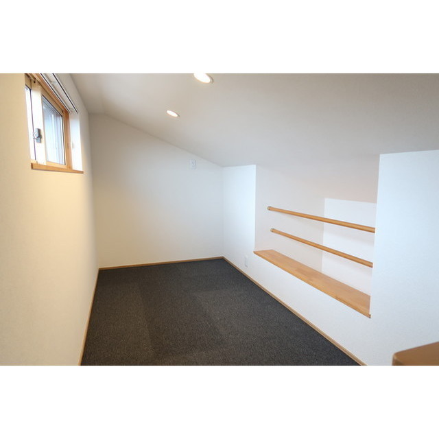 その他　小屋裏４帖